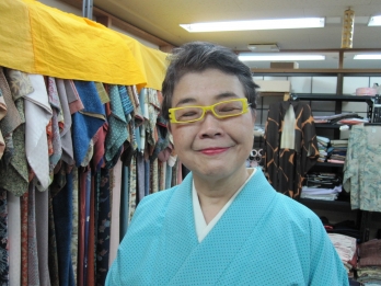 ラクダに乗ったカガワさん?